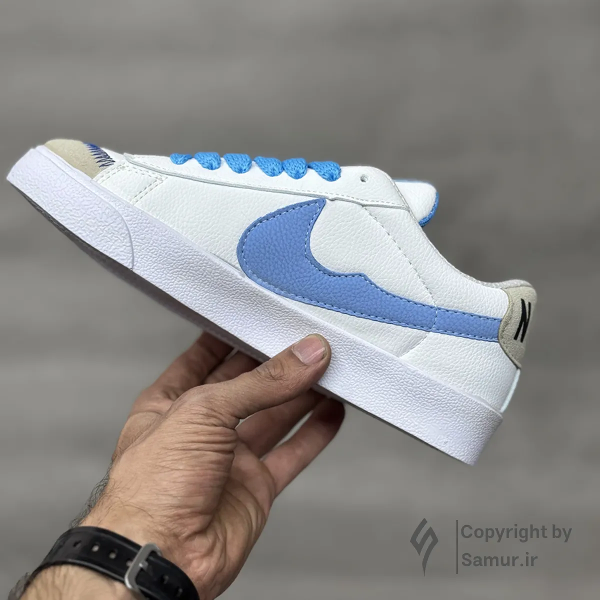 گالری تصاویر کتونی نایک بلیزر جامبو سفید آبی ساق کوتاه